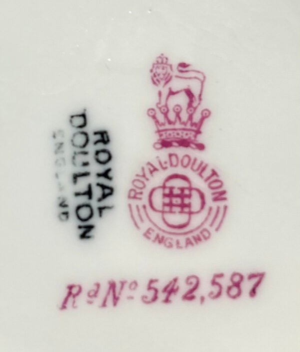 Royal_Doulton_porcelain_mark