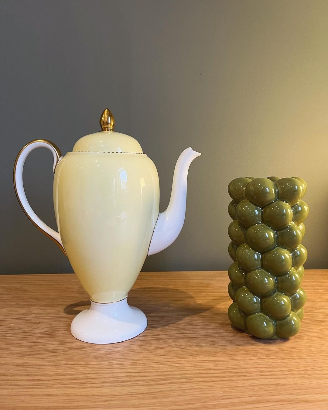 Antique Wedgwood W4098 Lemon Porcelain Coffee Pot