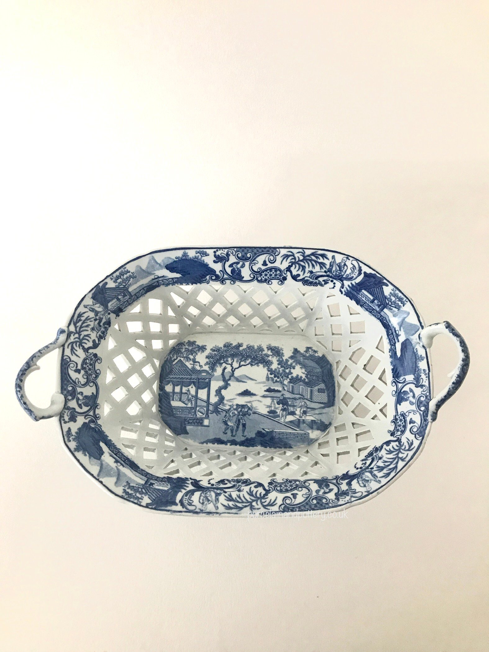 Antique Pearlware Chestnut Basket by Andrew Stevenson - Chinese Traders Pattern