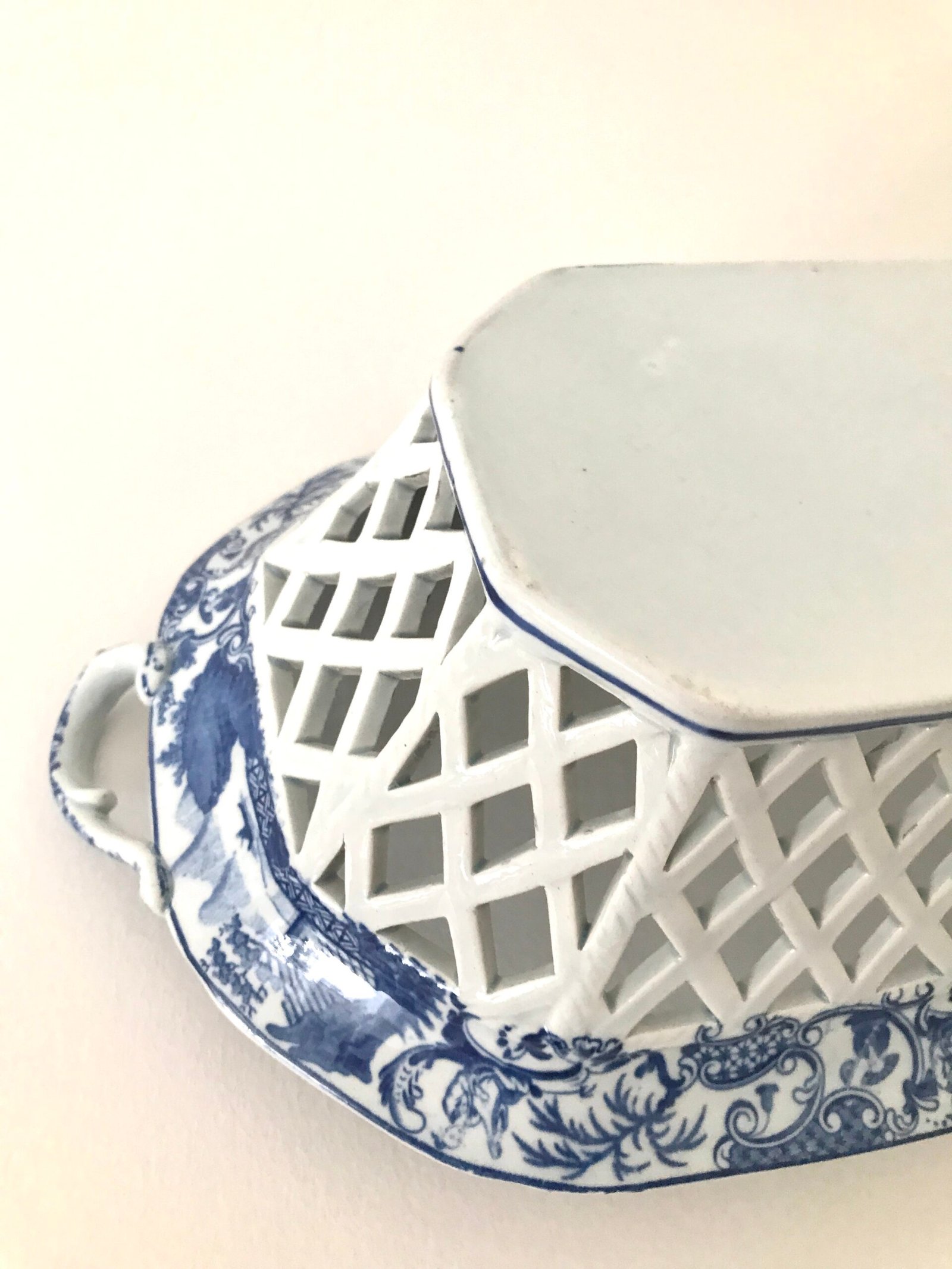 Antique Pearlware Chestnut Basket by Andrew Stevenson - Chinese Traders Pattern