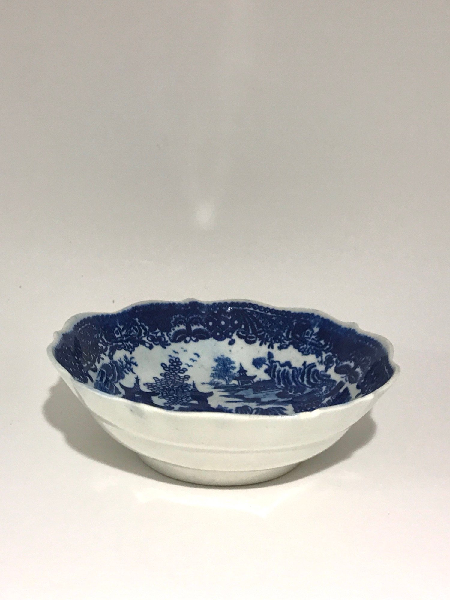 First Period Worcester Porcelain Temple Bowl and Cup - Image 7